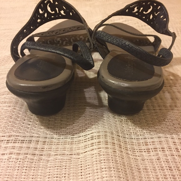 Air Supply Plus Sandals - Picture 4 of 8
